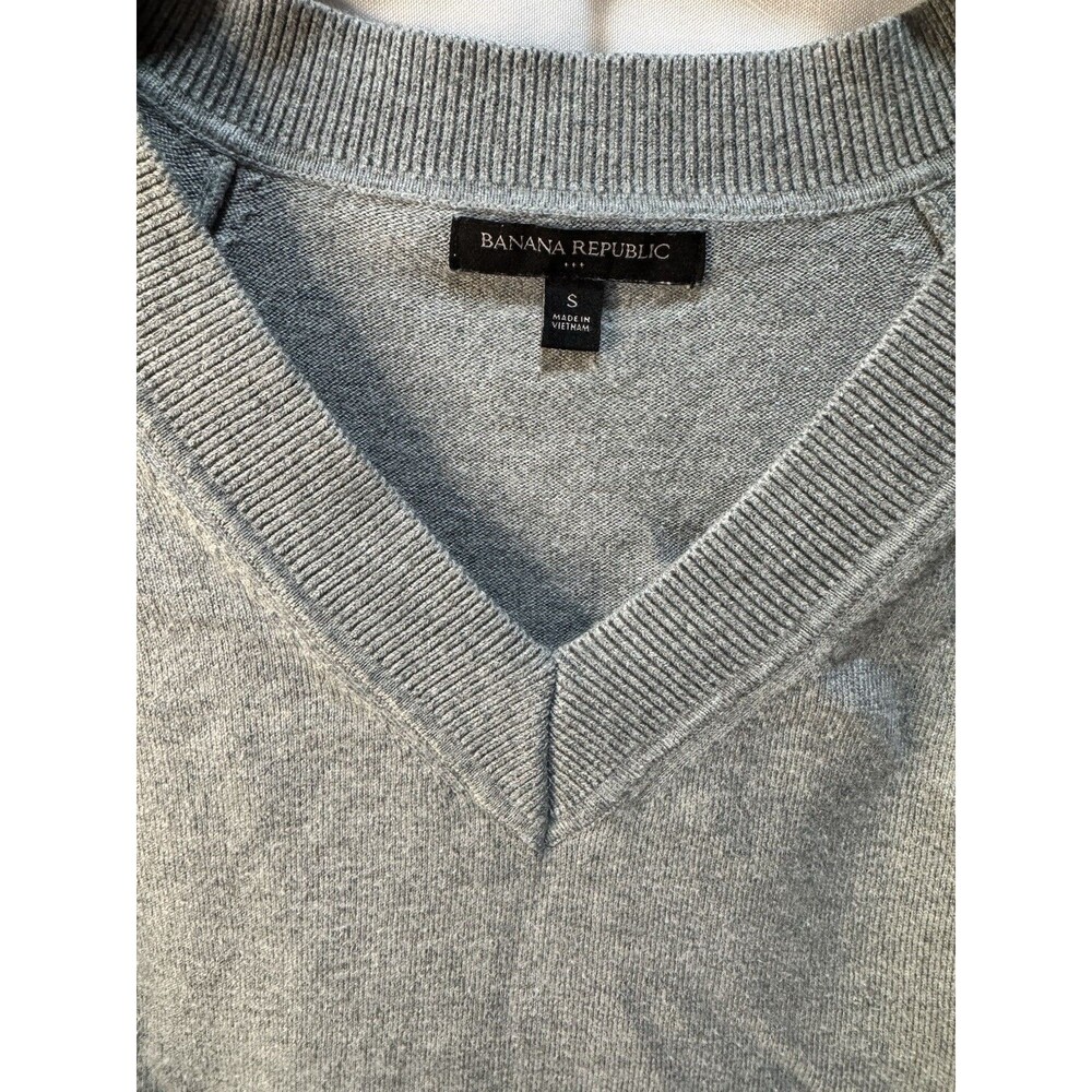Banana Republic Premium Luxe Knit Gray Long Sleeves V Neck Sweatshirt Women's S